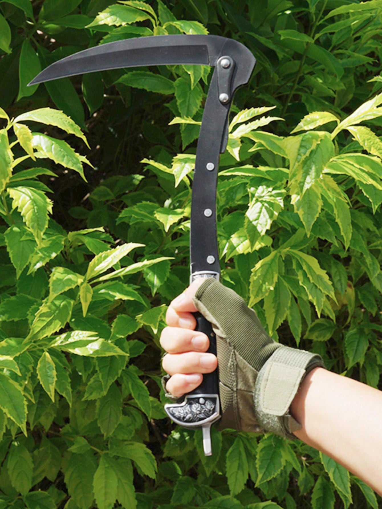 Black Sharp Folding Scythe Gardening Hand Tool, Portable Safety Grass Manual Scythe With Sheath Wooden Handle 2 Sections Gardening Agriculture Lawn Grass Weeder Hand Tool Suitable For Outdoor Camping Fishing Multifunctional Knife,Garden Tools