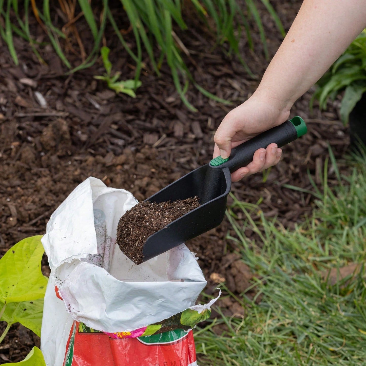 Soil Scoop With Deep Curved Blade For Easy Soil Transfer, Ergonomic Handle, Durable And Lightweight, Ideal For Planting And Potting, 24" Length